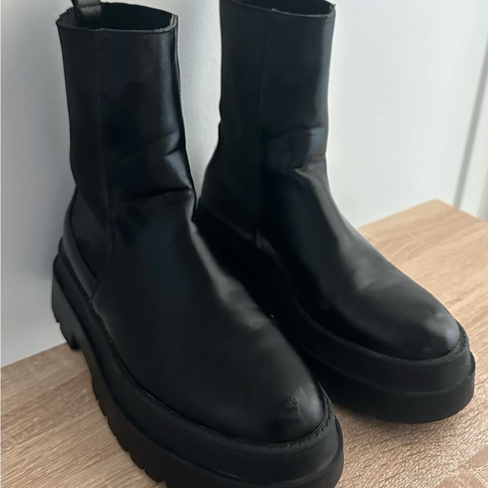 New Yorker Black boots 
Size US W 7.5
